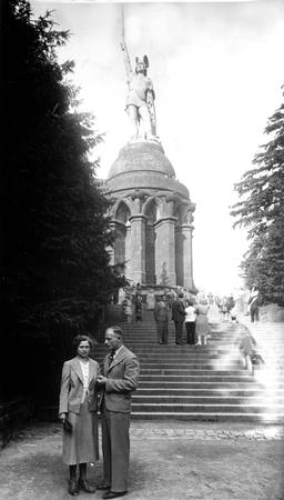 Hier Bild vom Hermanns-Denkmal